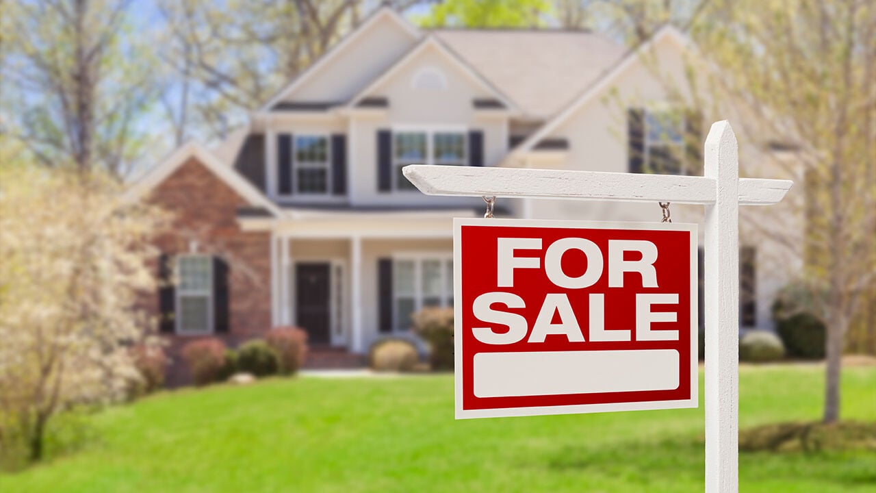 Wide_House For Sale Right.jpg